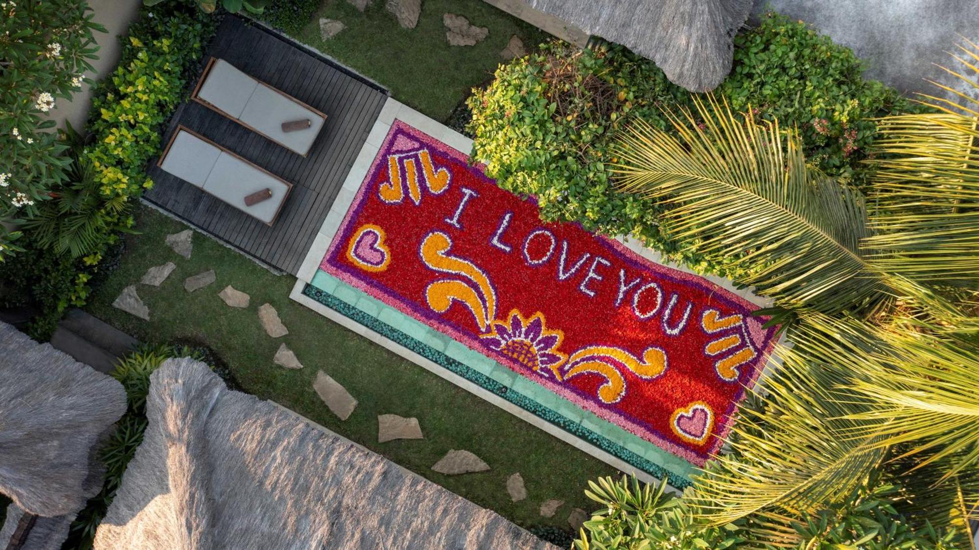 우붓 뉴 발리 리조트&스파 외부 사진 A beach towel