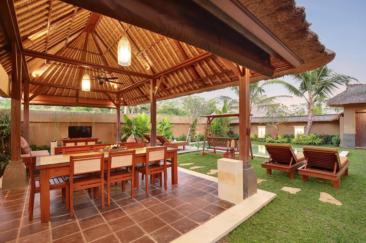 우붓 뉴 발리 리조트&스파 외부 사진 A villa at the resort